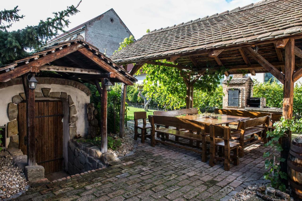 Penzion Monika Hrusovany nad Jevisovkou Bagian luar foto